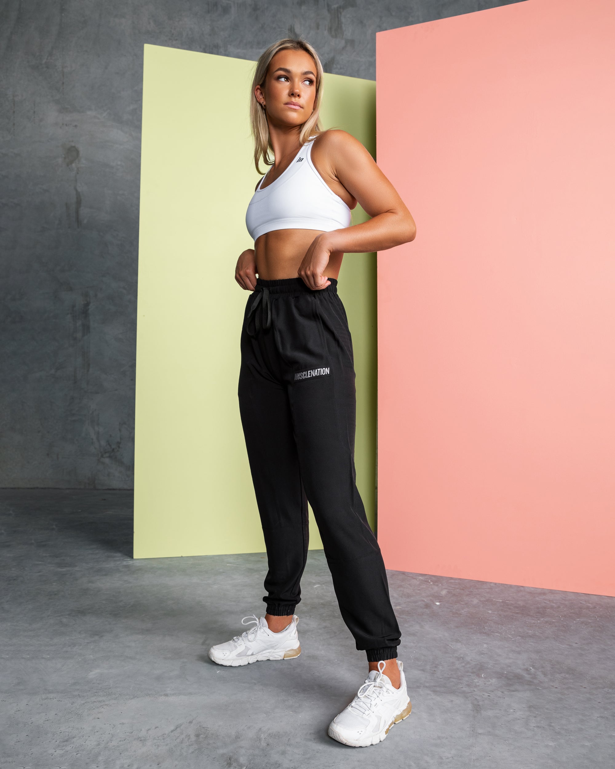 Womens Dynamic Lightweight Joggers - Muscle Nation