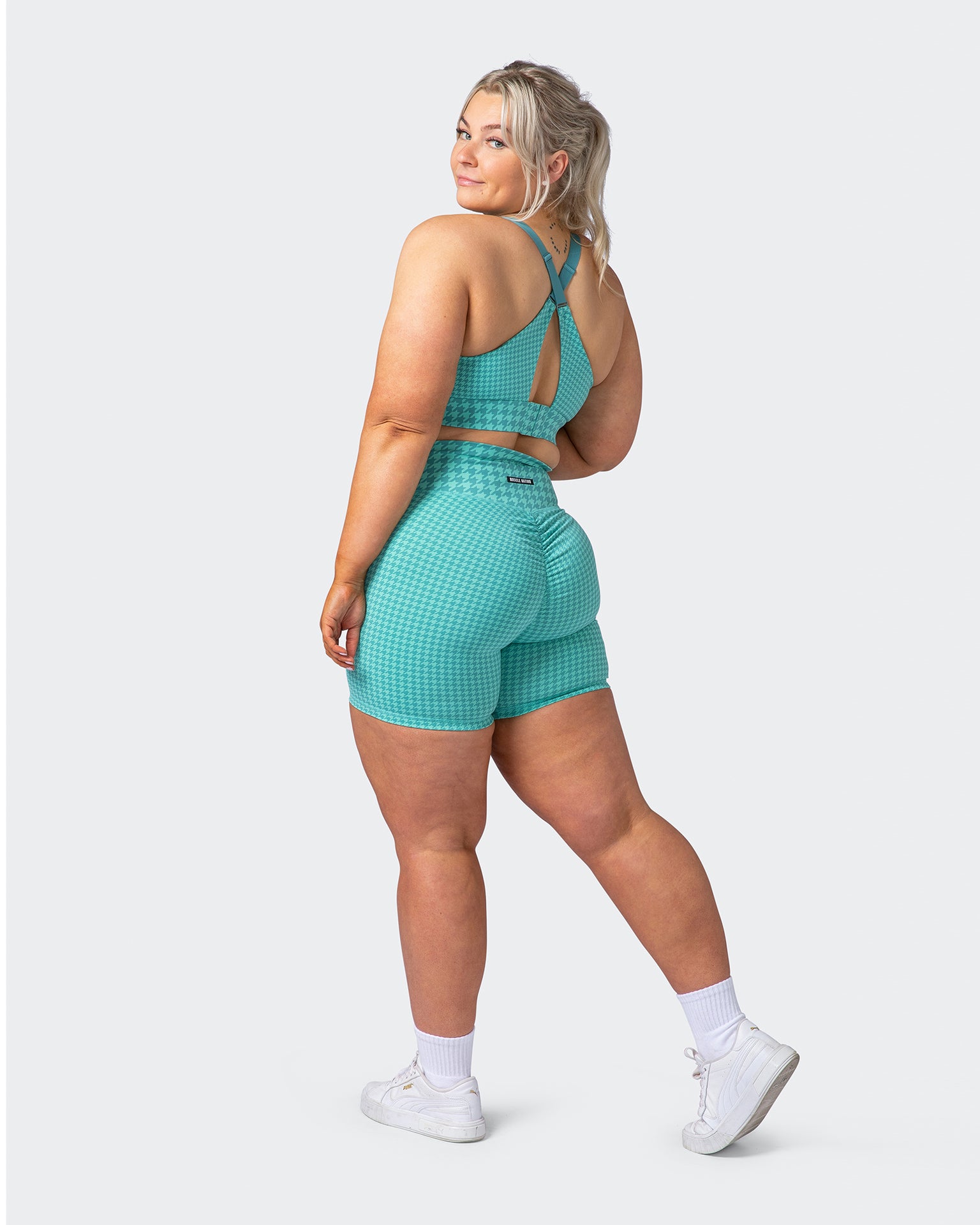 Signature Scrunch Bike Shorts - Cascade Houndstooth Print