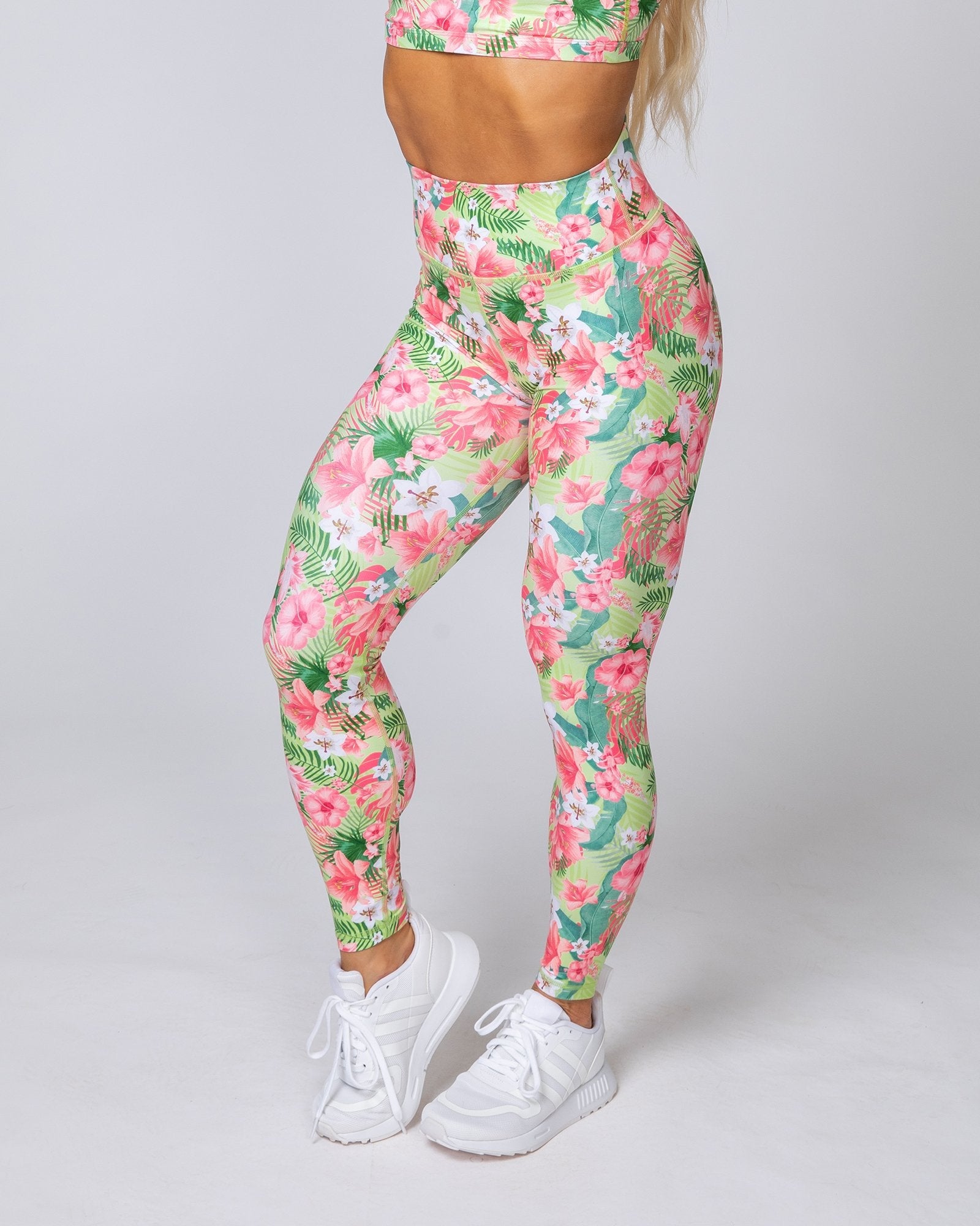 Gym clothes women, Muscle Nation, Clothes gym, Activewear for women, Gym clothes for women, Australian Activewear, Australian Activewear brands, Gym leggings for women, Squat proof leggings, Leggings for women, Womens gym tights, Supportive leggings, Scrunch bum tights, High waisted leggings