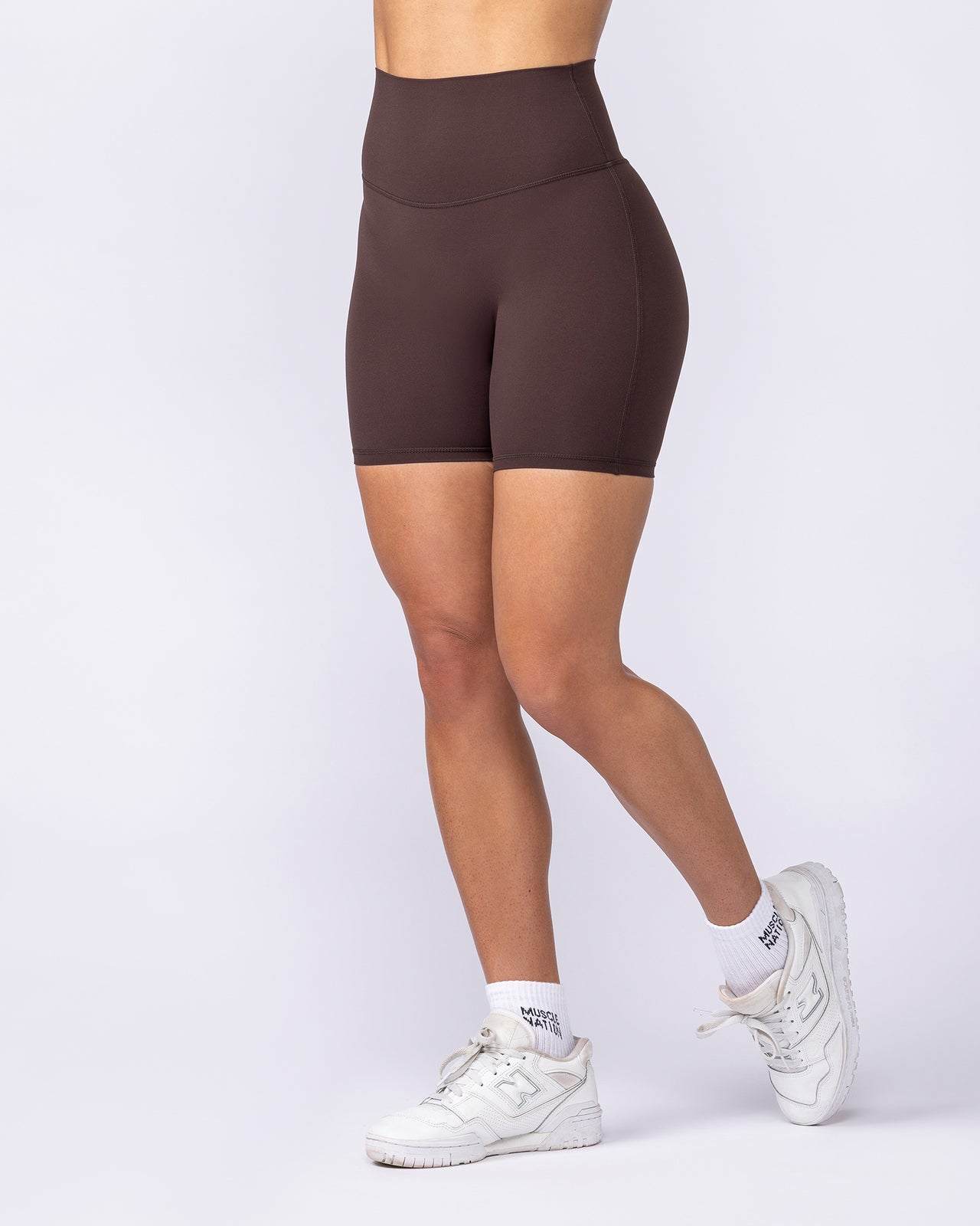 Aura Peachy High Invisible Scrunch Bike Shorts - Cocoa