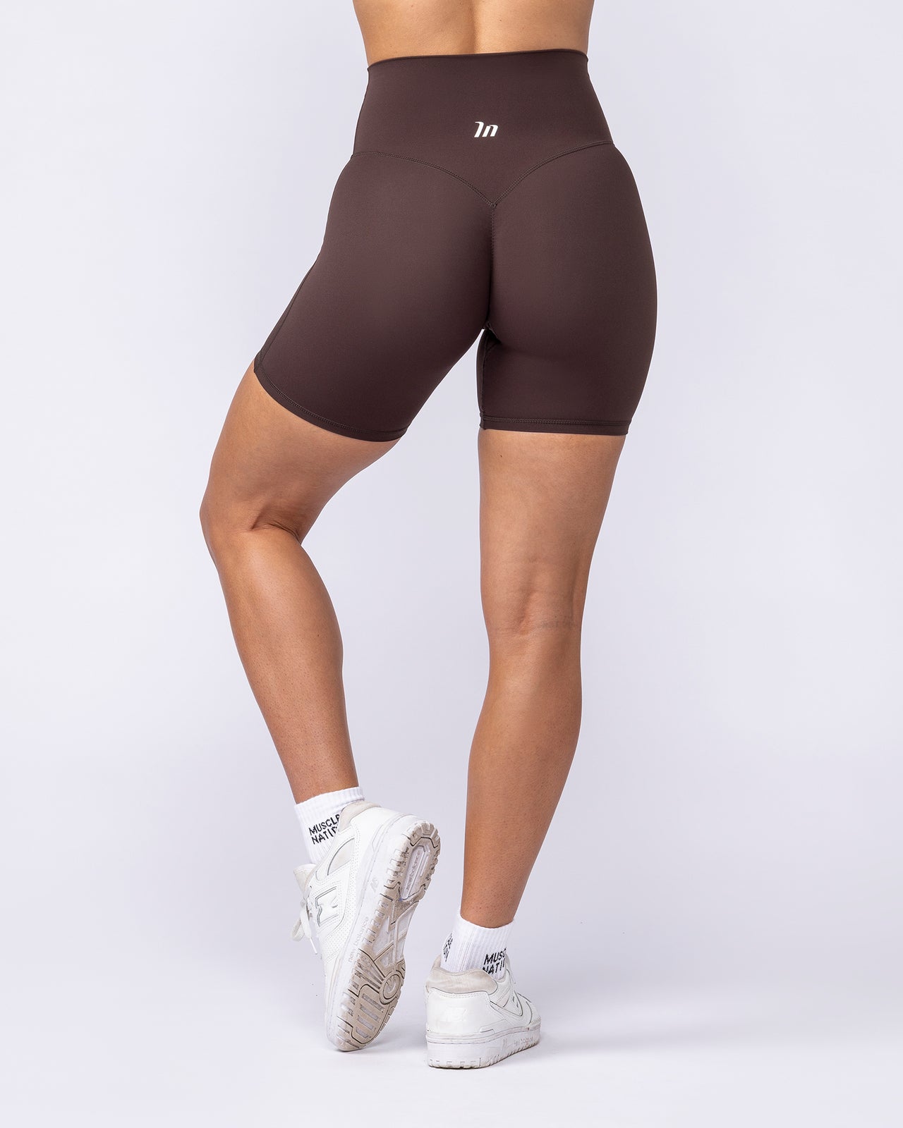 Aura Peachy High Invisible Scrunch Bike Shorts - Cocoa