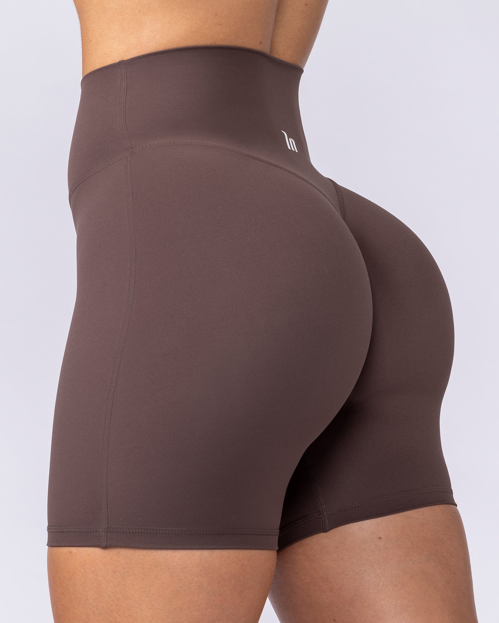 Aura Peachy Invisible Scrunch Bike Shorts - Cola