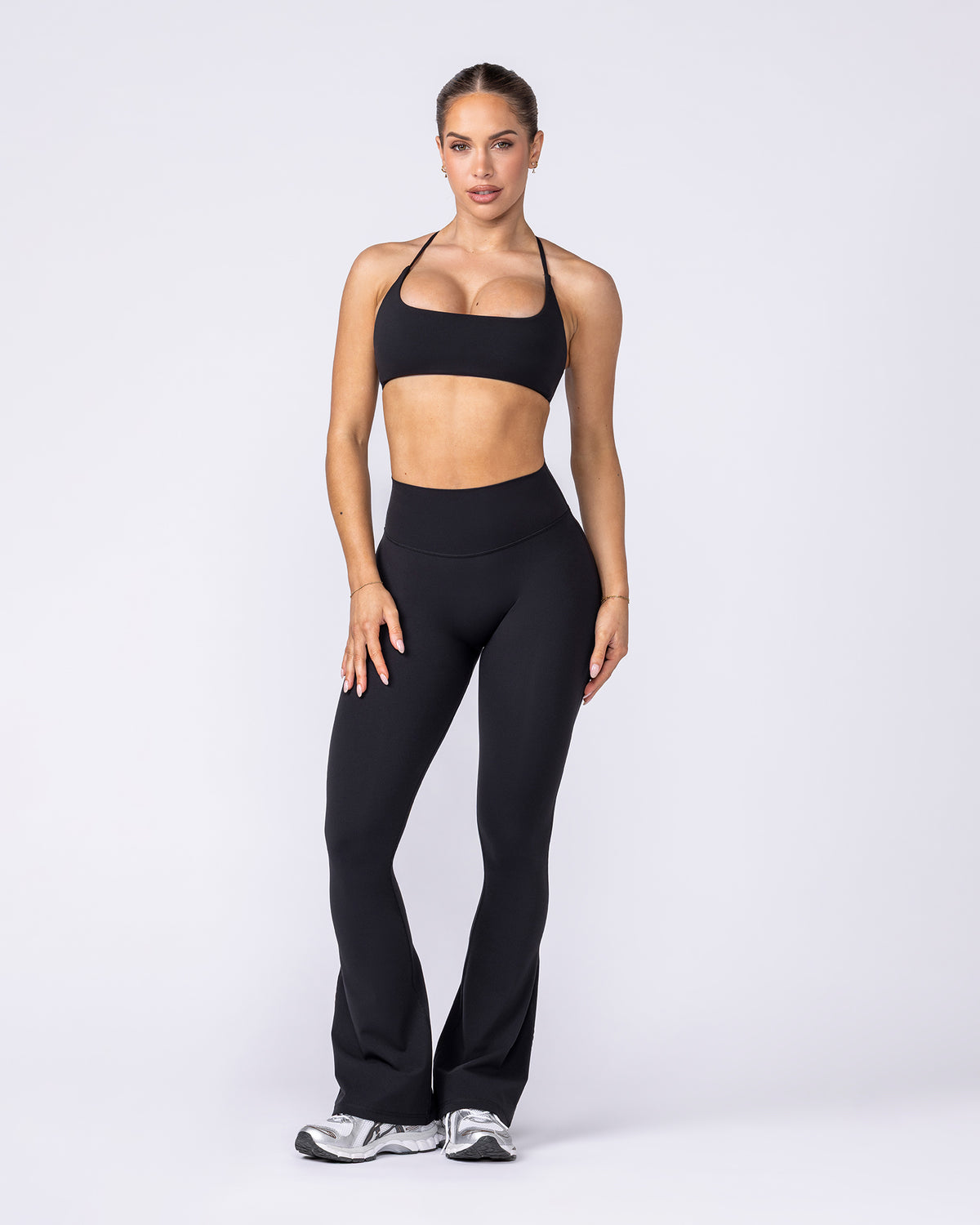 Aura Peachy Invisible Scrunch Flare Leggings Short - Black