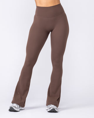 Aura Peachy Invisible Scrunch Flare Leggings – Chestnut – back