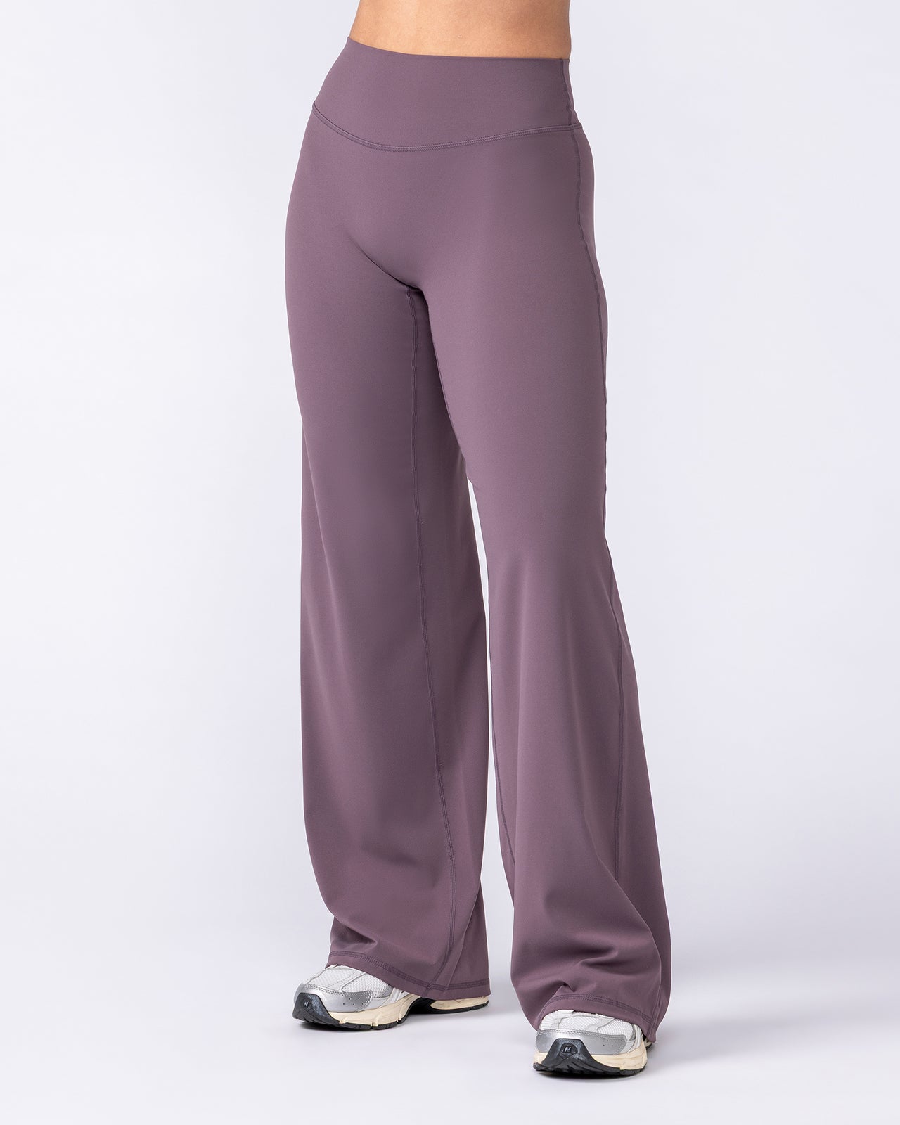 Aura Straight Leg Leggings Short - Dark Thistle