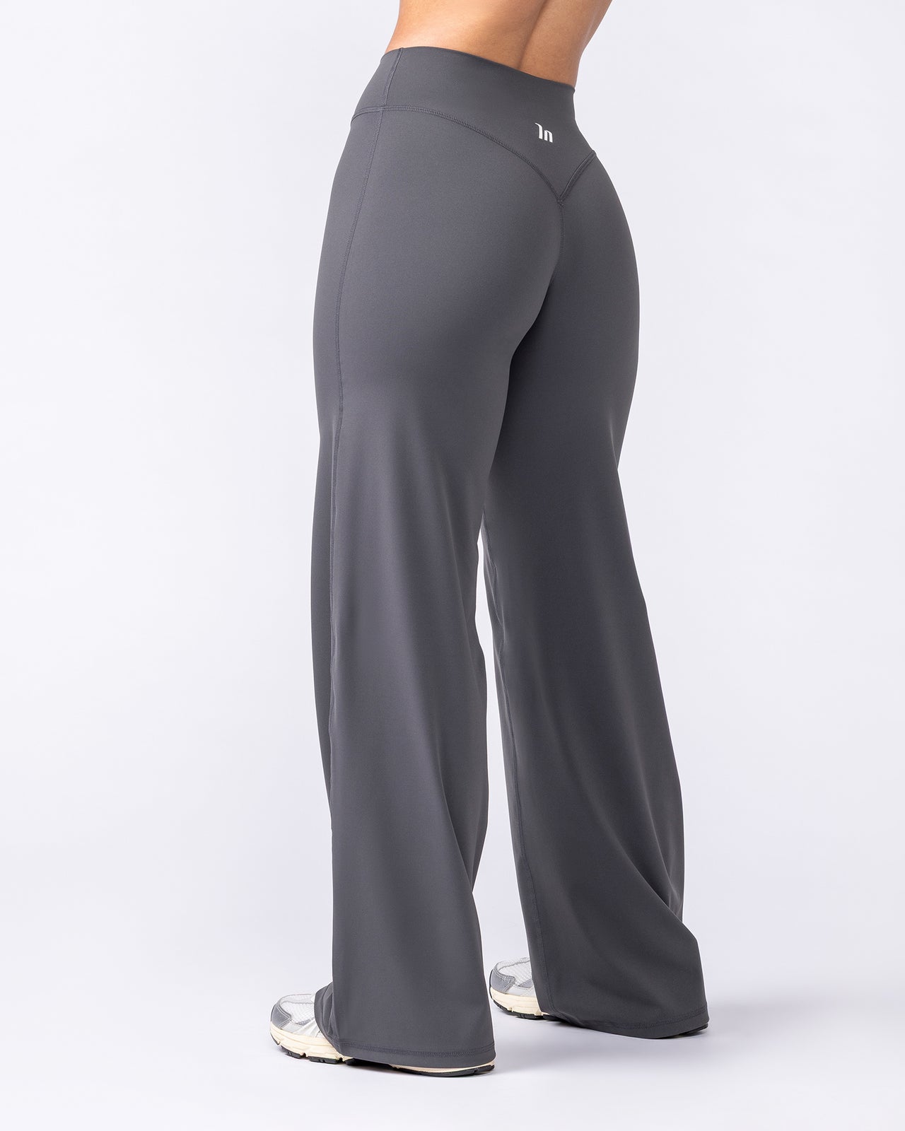 Aura Straight Leg Leggings - Phantom