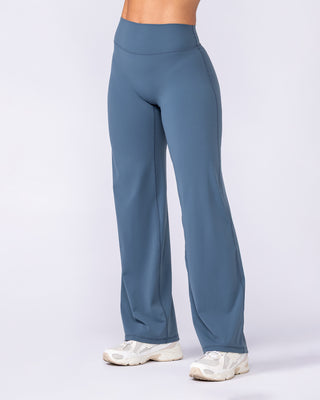 Aura Straight Leg Leggings Short - Sapphire