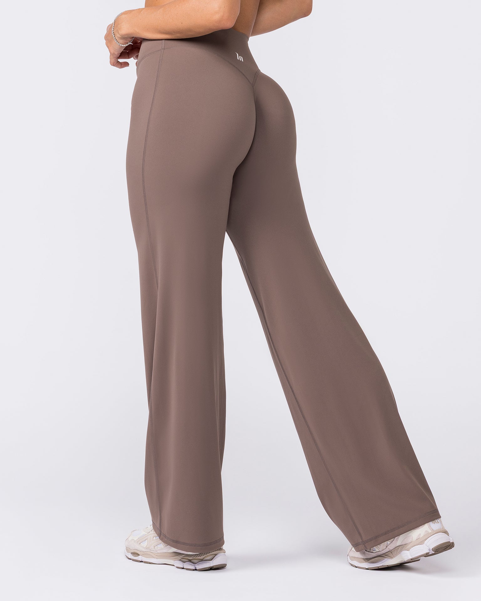Aura Straight Leg Leggings Short - Taupe-Leggings-XXS-032656STAUPE-XXS-MNAPPRL51569-4-Muscle Nation