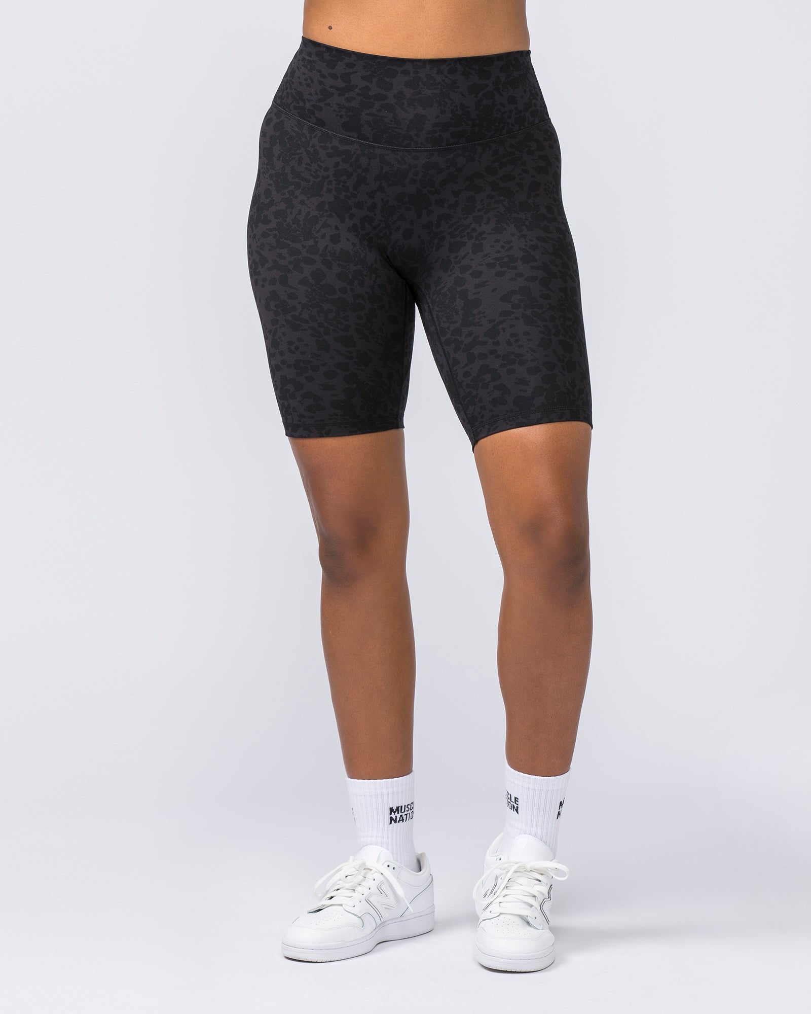 Zero Rise Everyday Referee Length Shorts - Monochrome Abstract Print