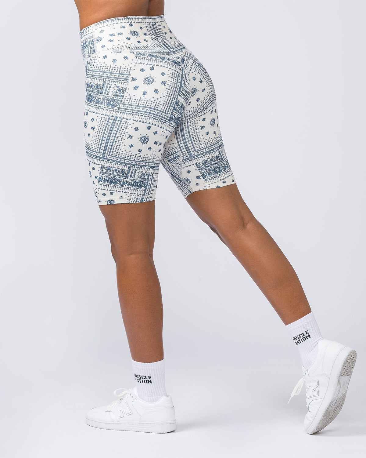 Everyday High Rise Referee Length Shorts Sahara Paisley Print