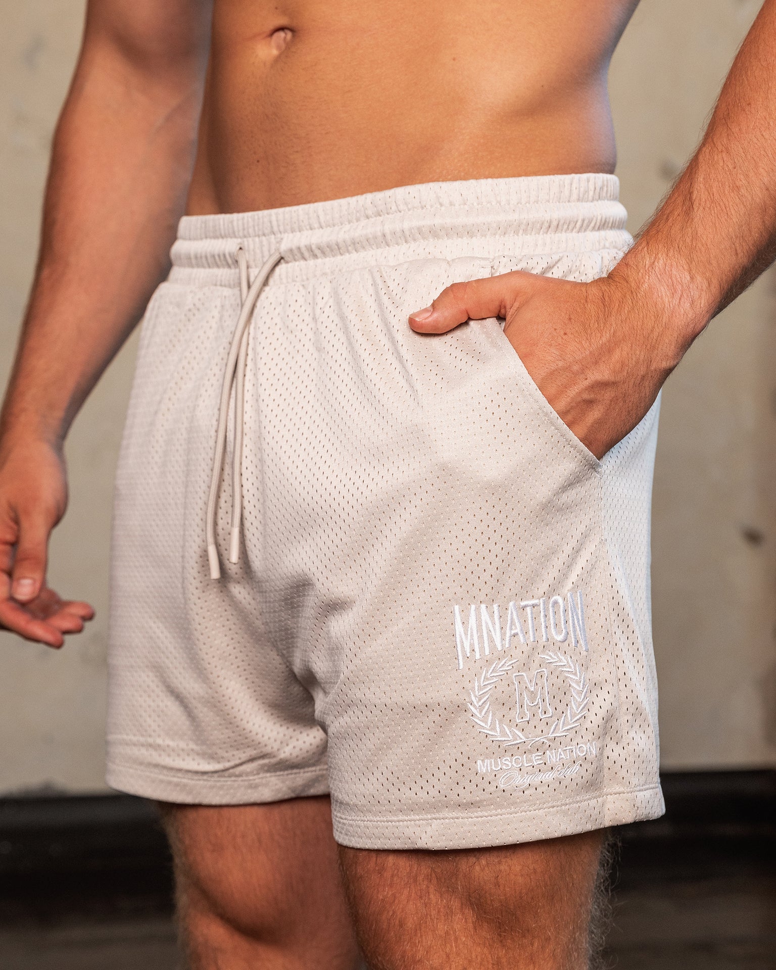 Heritage Crest Lay Up 3.5" Shorts - Cream-Shorts-S-032504CREAM-S-MNAPPRL41398-1-Muscle Nation