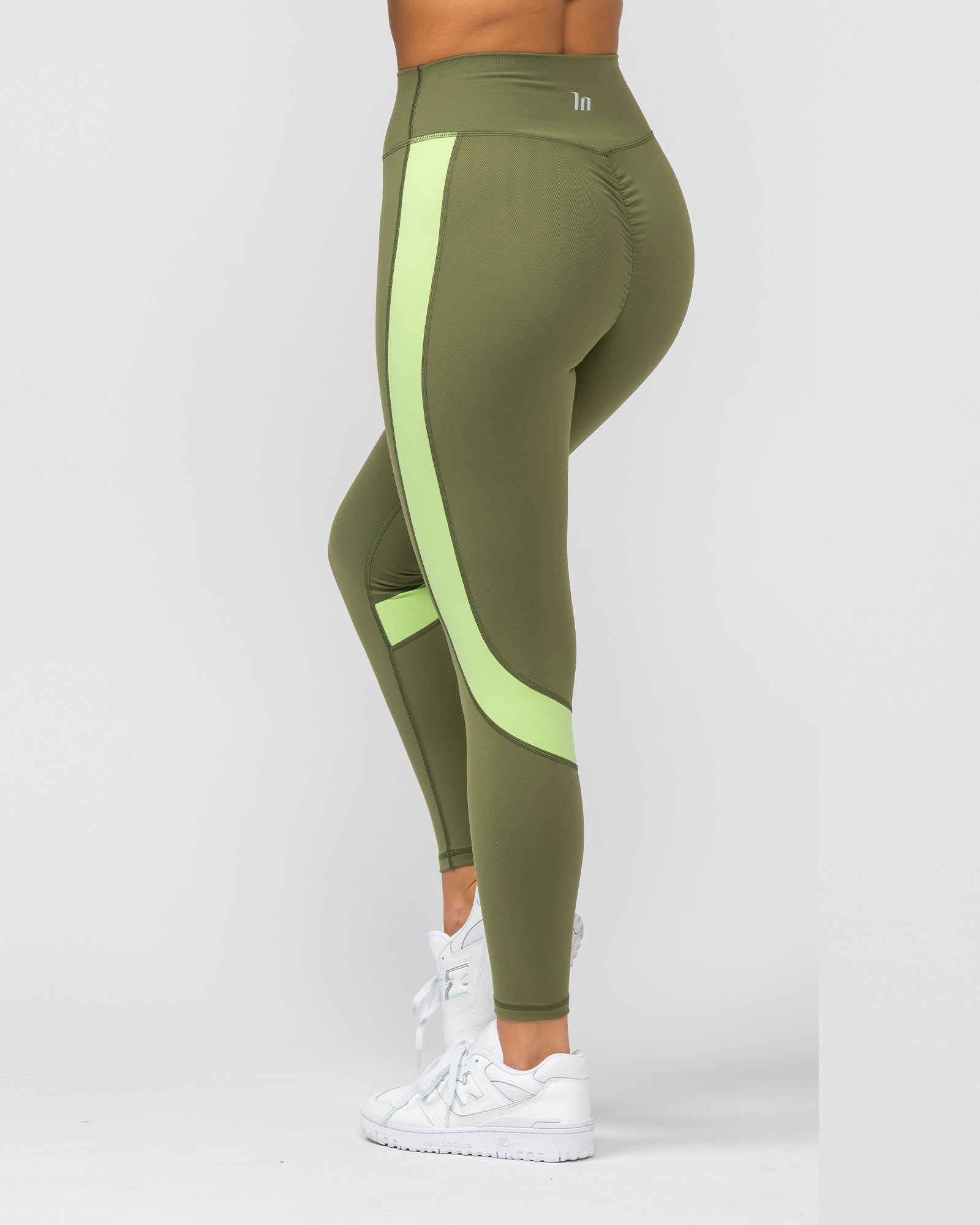 Sunlight Signature Scrunch Ankle Length Leggings - Green Ivy