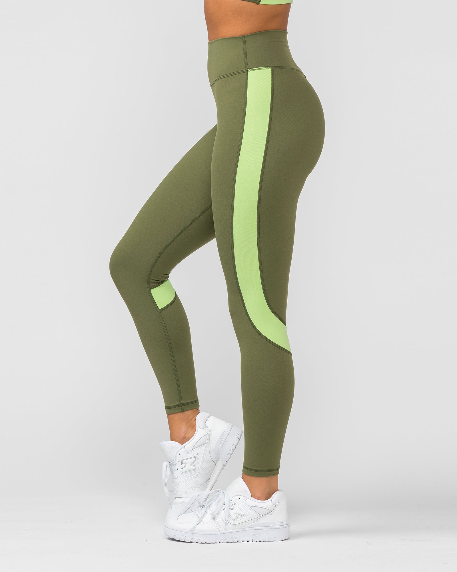 Sunlight Signature Scrunch Ankle Length Leggings - Green Ivy