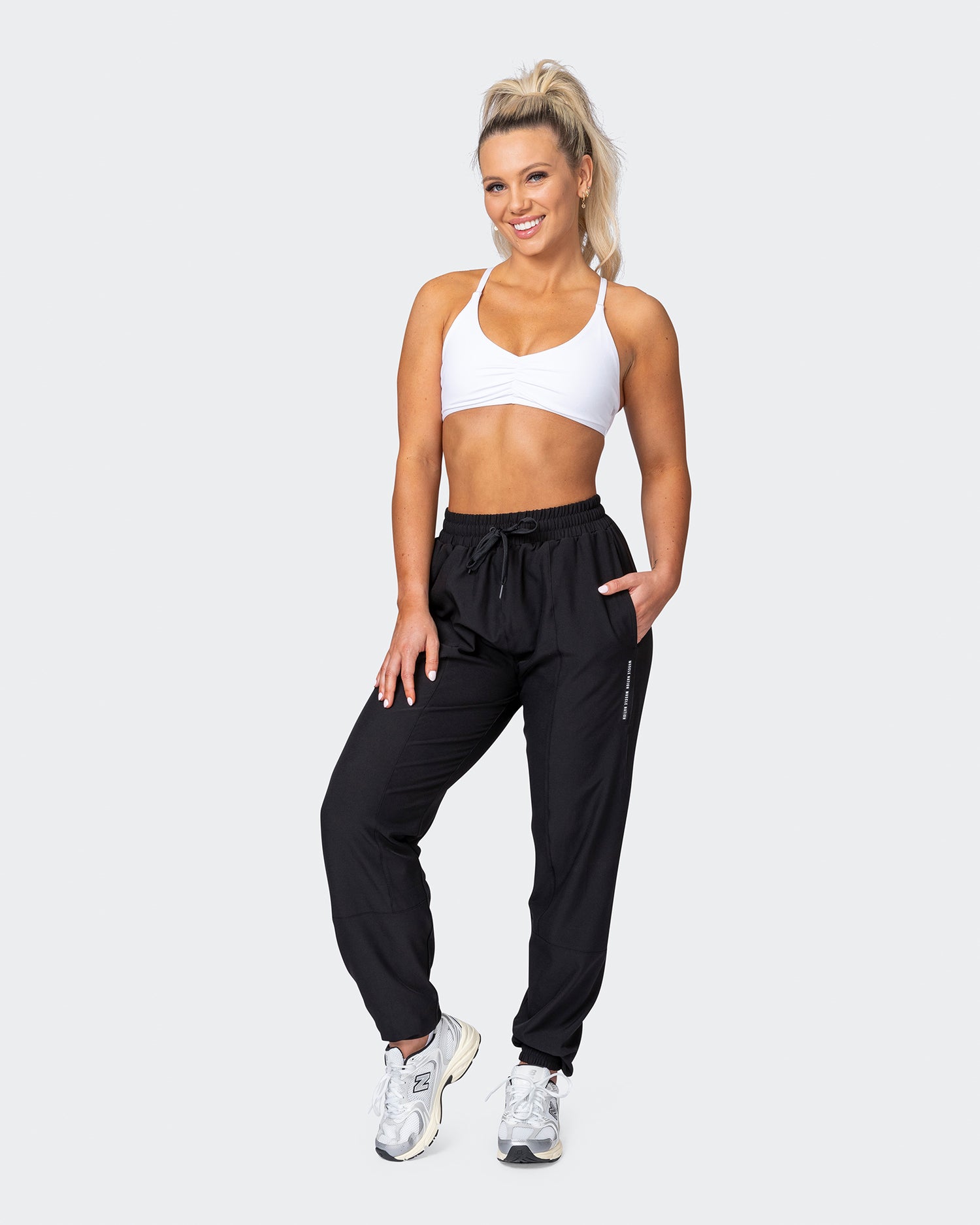 Womens Dynamic Lightweight Joggers - Black - Muscle Nation