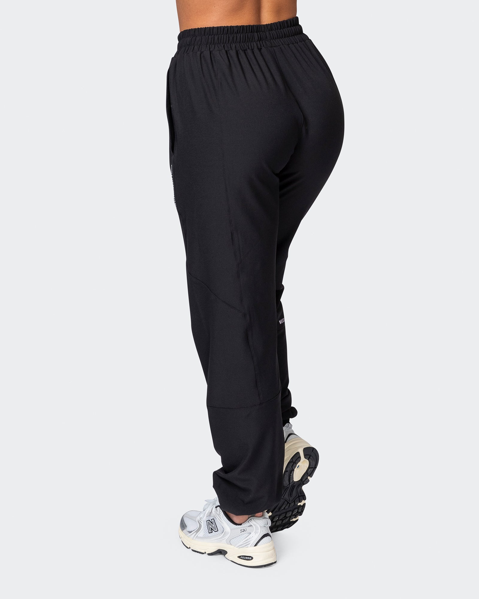 Black best sale lightweight joggers