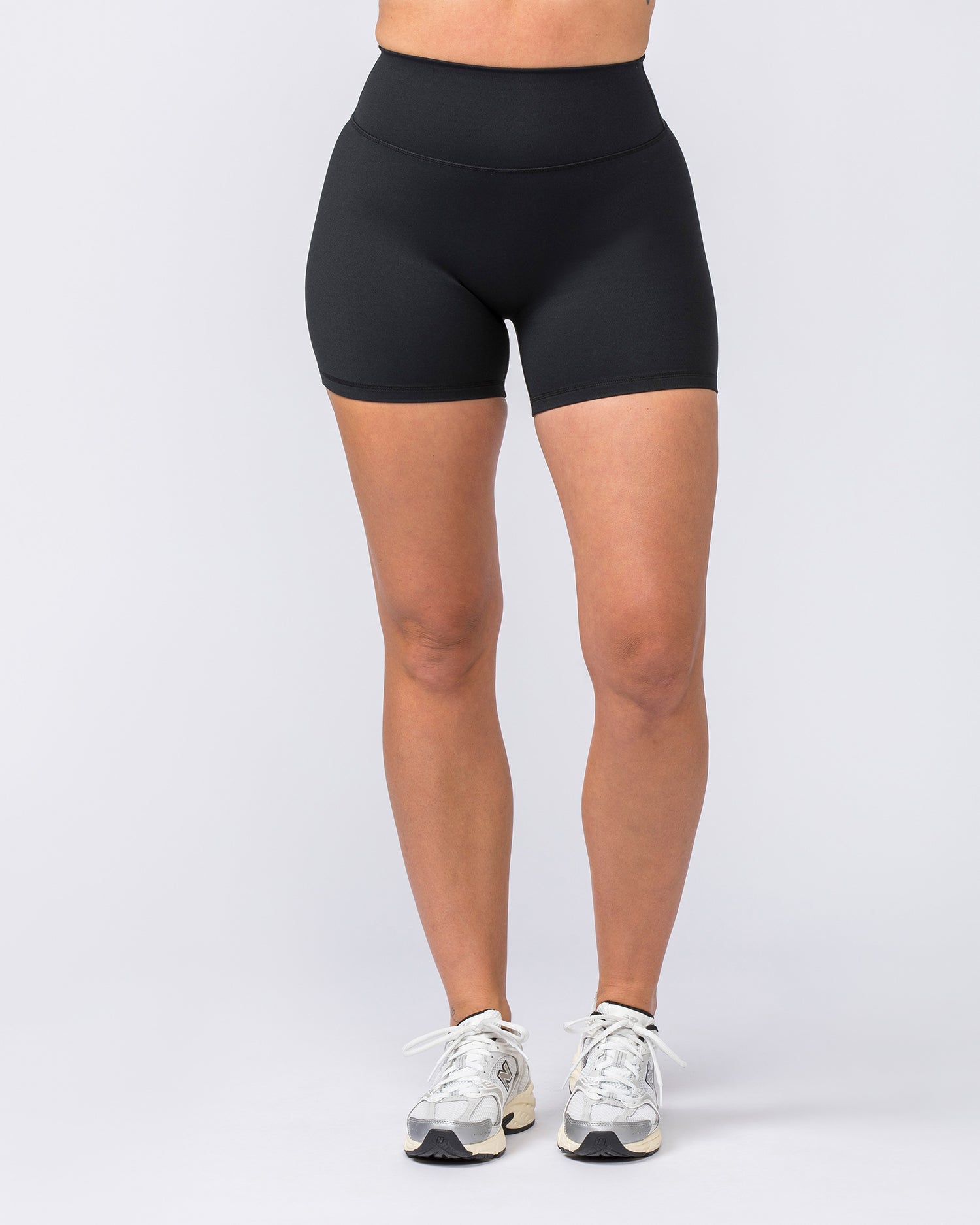 Instinct Scrunch Midway Shorts - Black