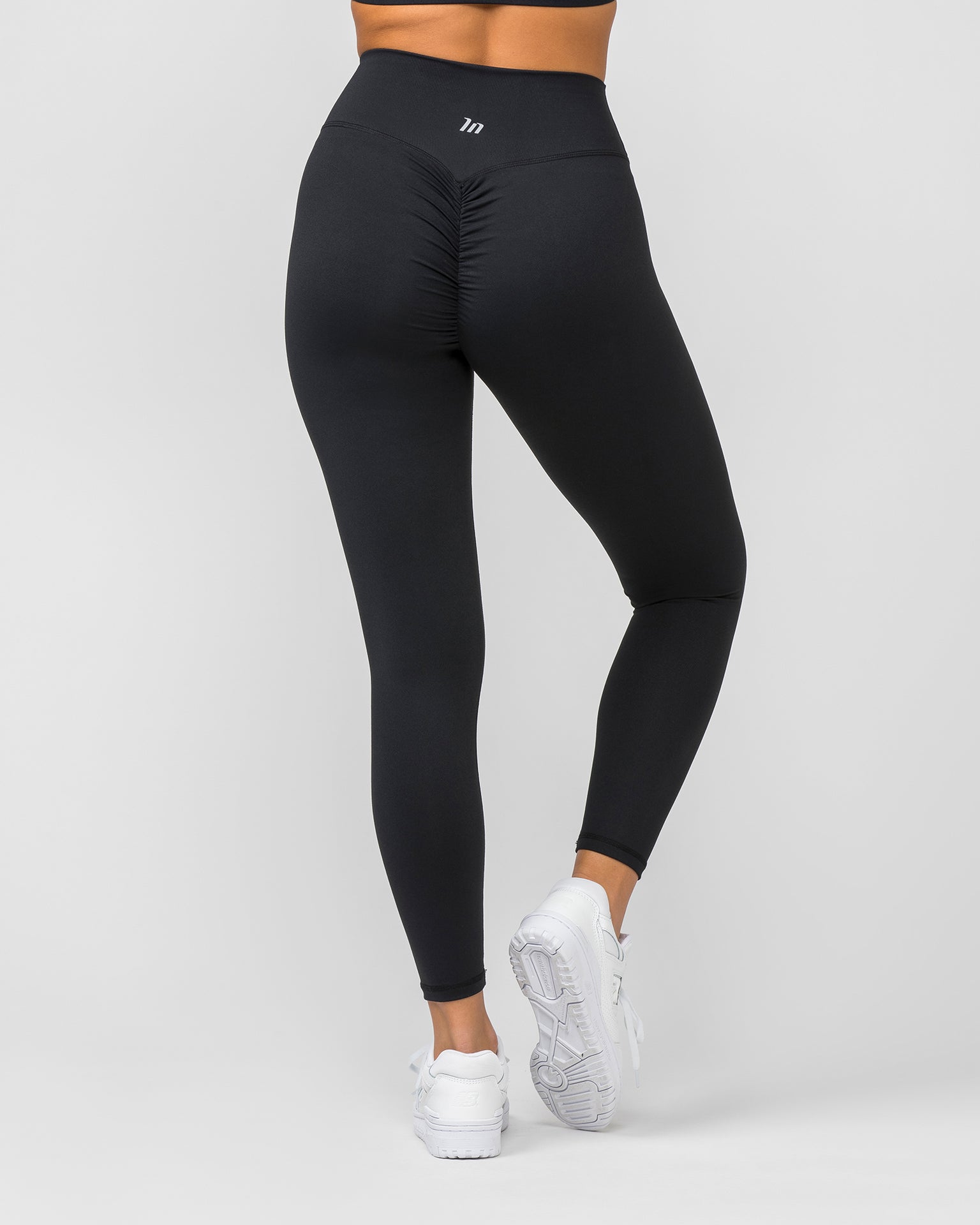Gaiam black full length leggings women's size XS, ruched ankle