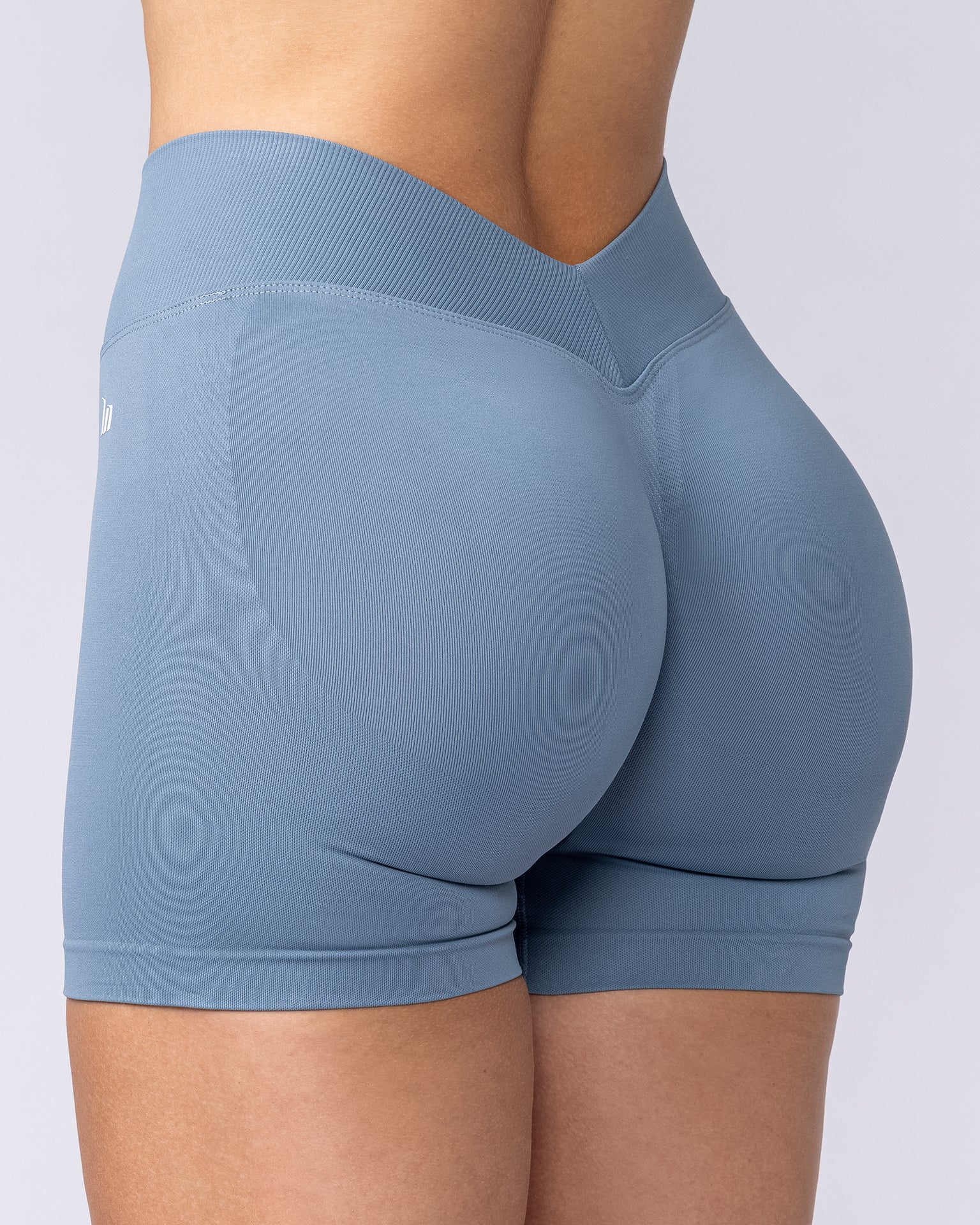 Revealed V Back Seamless Midway Shorts - Ocean View