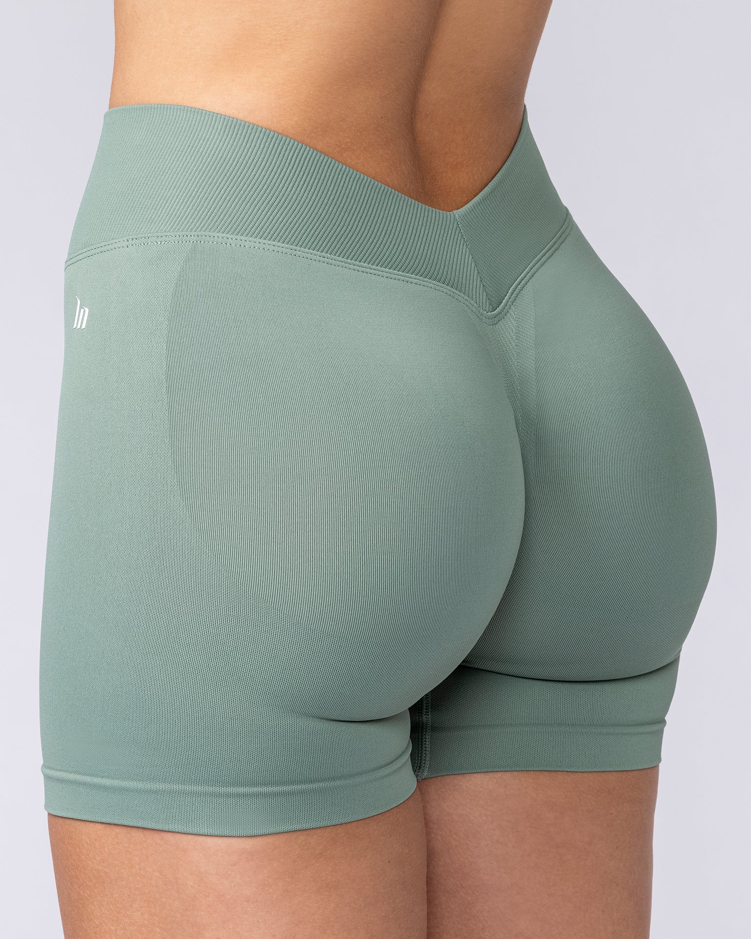 Revealed V Back Seamless Midway Shorts - Everglade