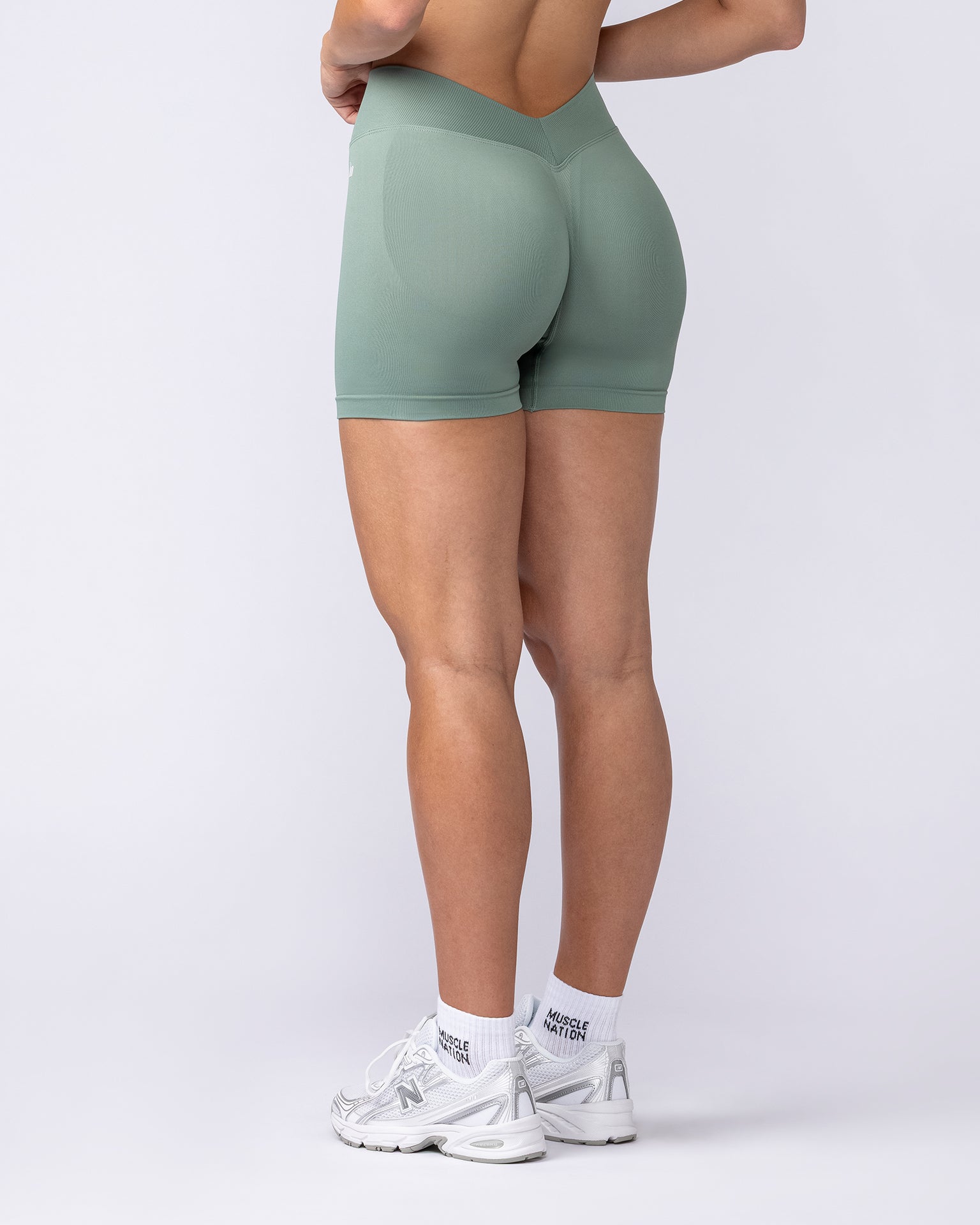 Revealed V Back Seamless Midway Shorts - Everglade