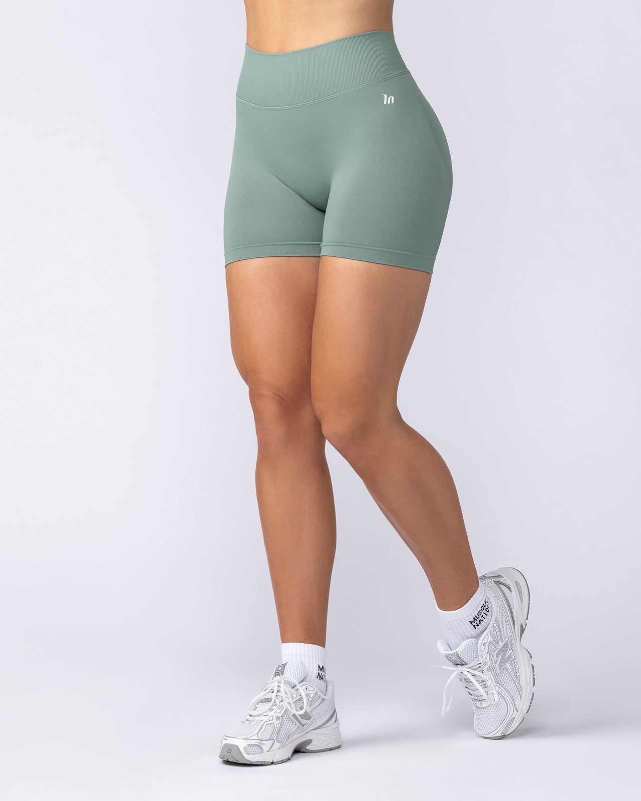 Revealed V Back Seamless Midway Shorts - Everglade