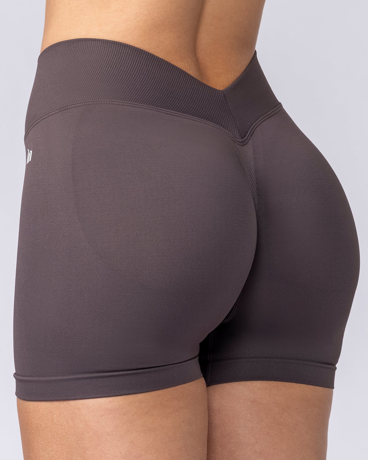 Revealed V Back Seamless Midway Shorts - Black Coffee