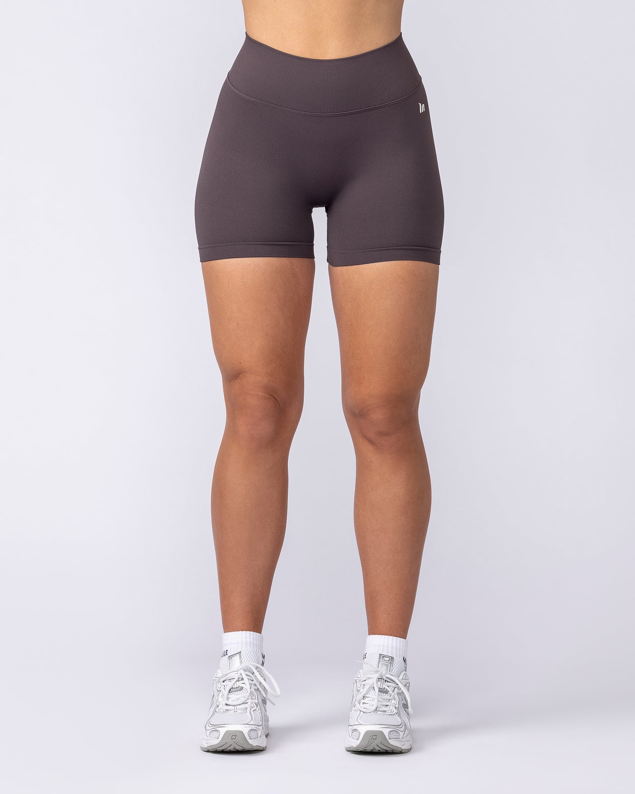 Revealed V Back Seamless Midway Shorts - Black Coffee