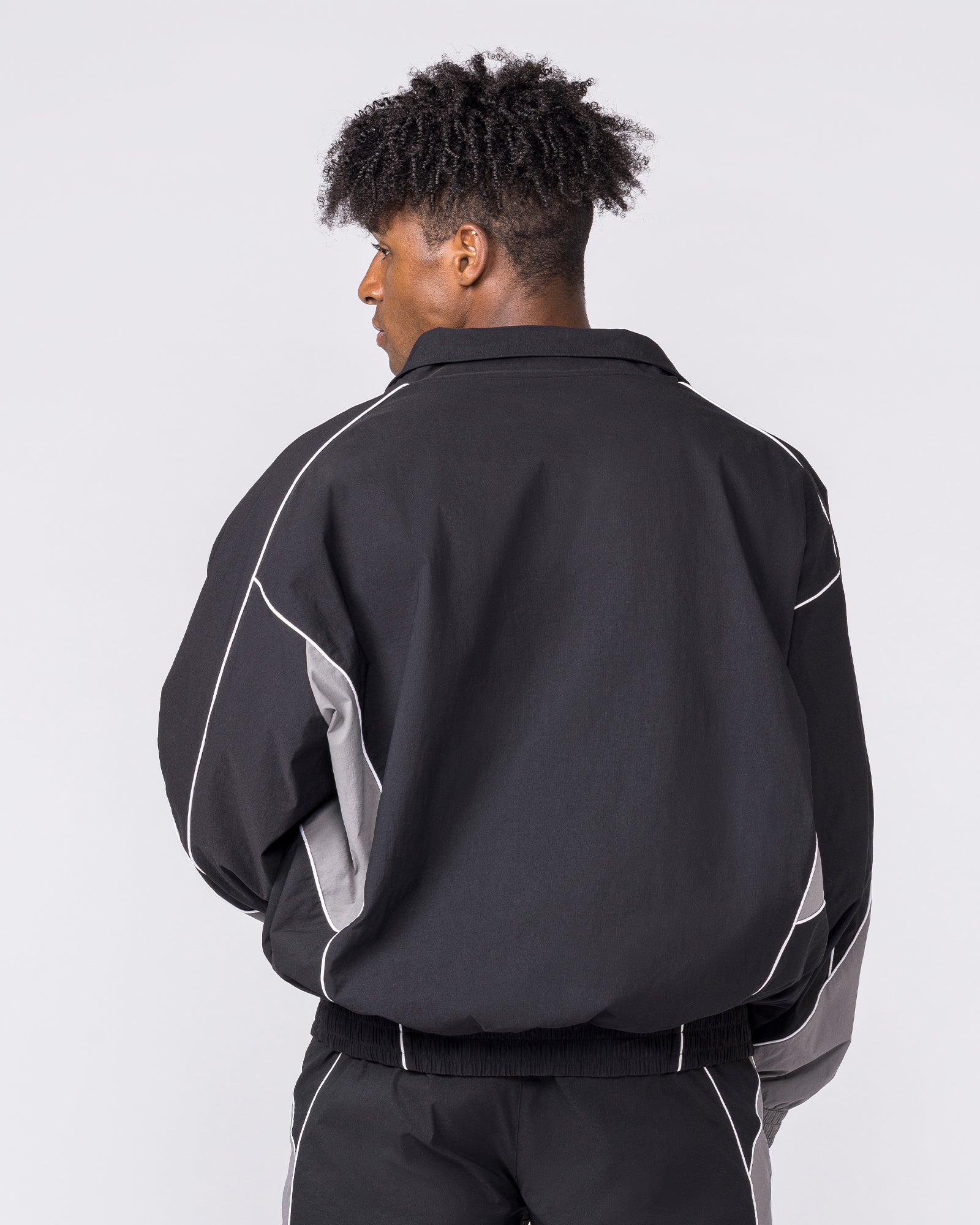 Command Windbreaker Zip Through - Black – Muscle Nation