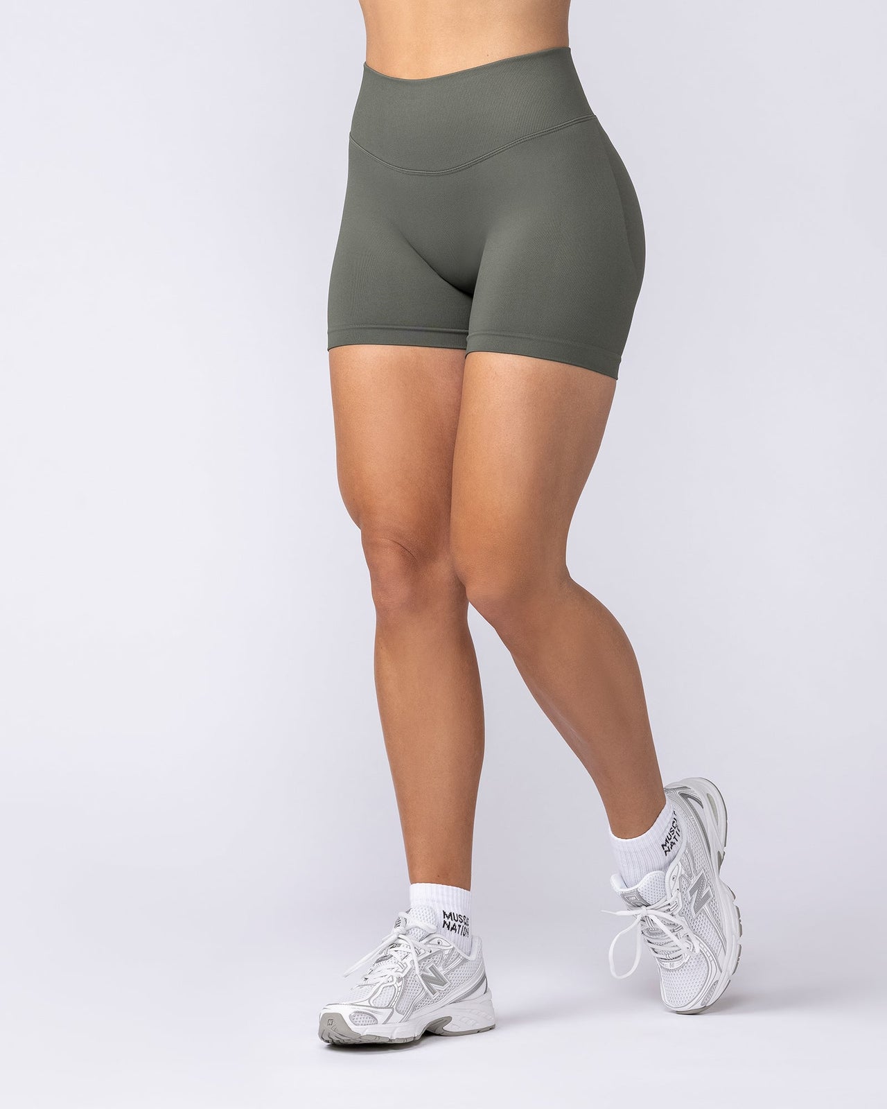 Revealed Seamless Midway Shorts - Eucalyptus