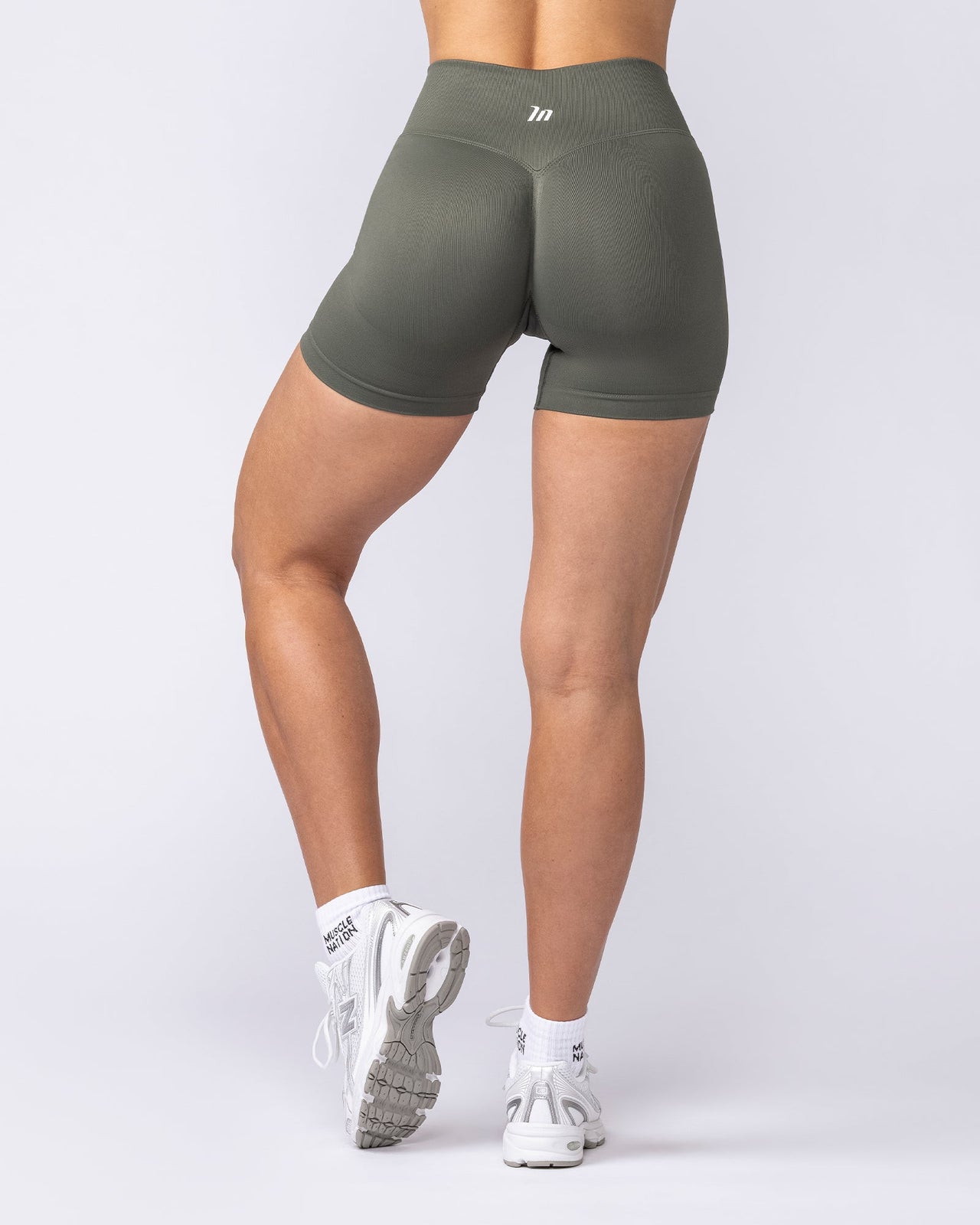 Revealed Seamless Midway Shorts - Eucalyptus