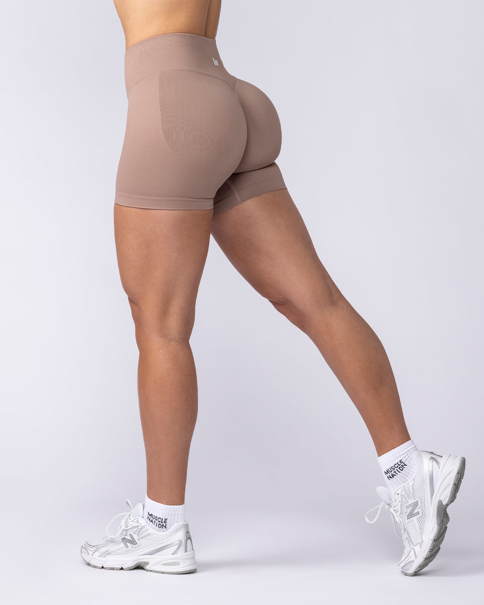 Revealed Seamless Midway Shorts - Praline