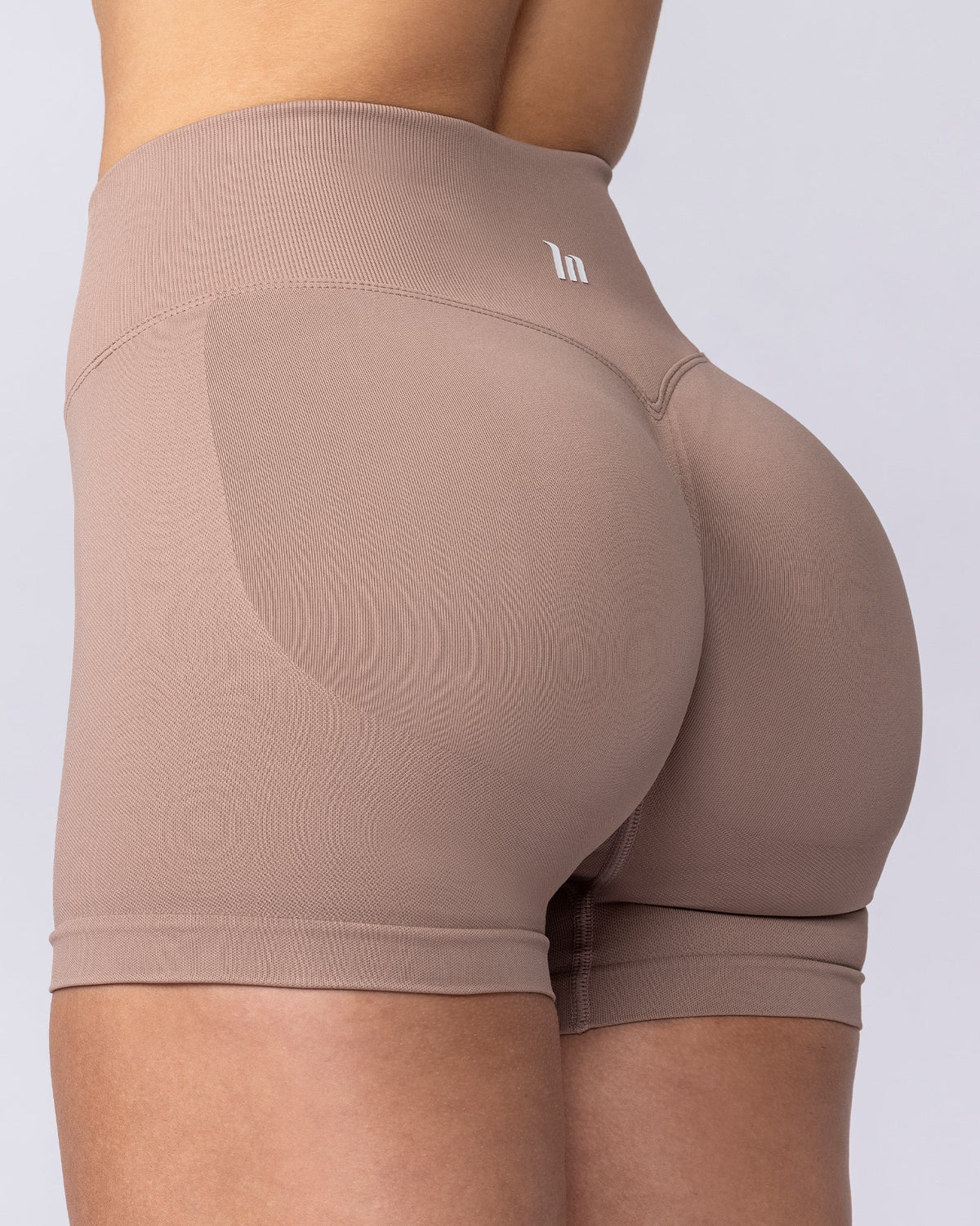 Revealed Seamless Midway Shorts - Praline