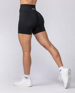 Sculpt Seamless Midway Shorts Black - Muscle Nation women's gym shorts