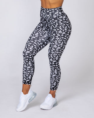 Signature Scrunch 7/8 Leggings - Black Leopard-Leggings-XXS-MNAPPRL8732-MNAPPRL8732-2-Muscle Nation