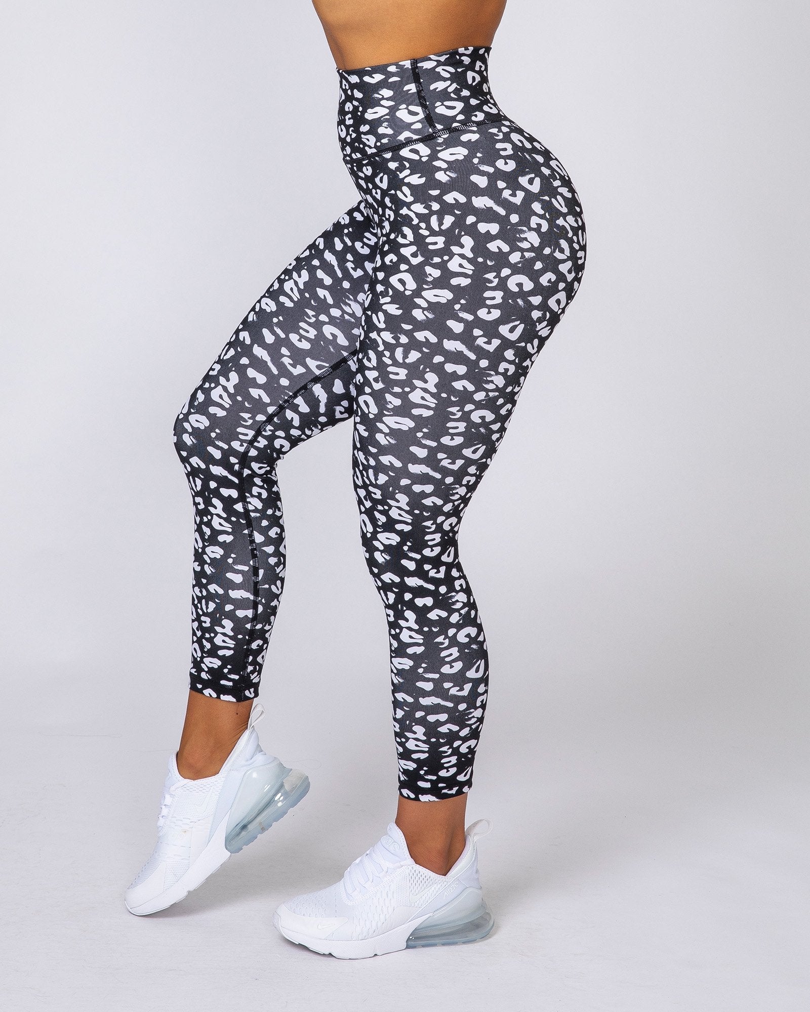 Signature Scrunch 7/8 Leggings - Black Leopard