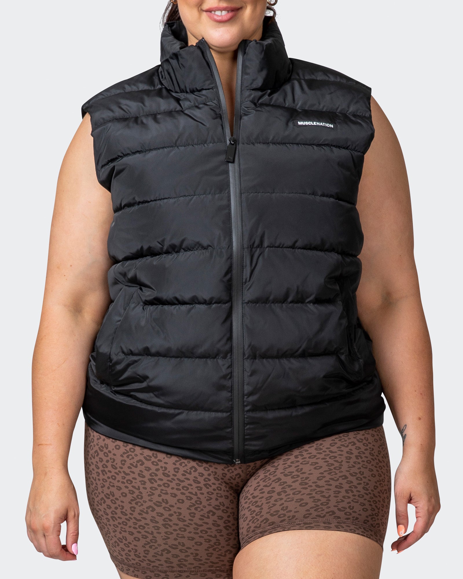 Black sleeveless puffer outlet vest