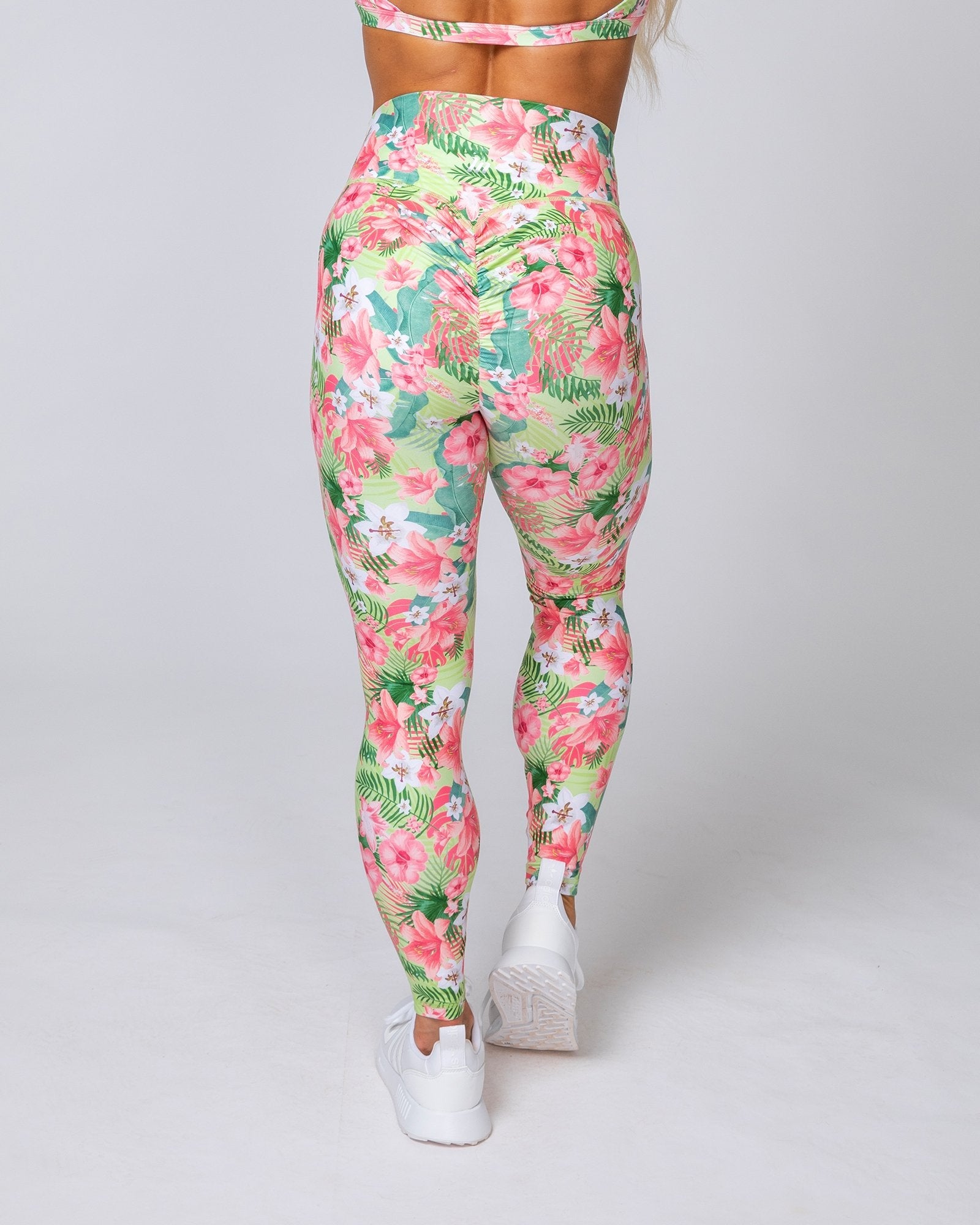 Groovy Flowers Yoga Leggings Women, 70s Retro Floral High Waisted Pant |  Womens yoga leggings, Designer tights, Yoga leggings