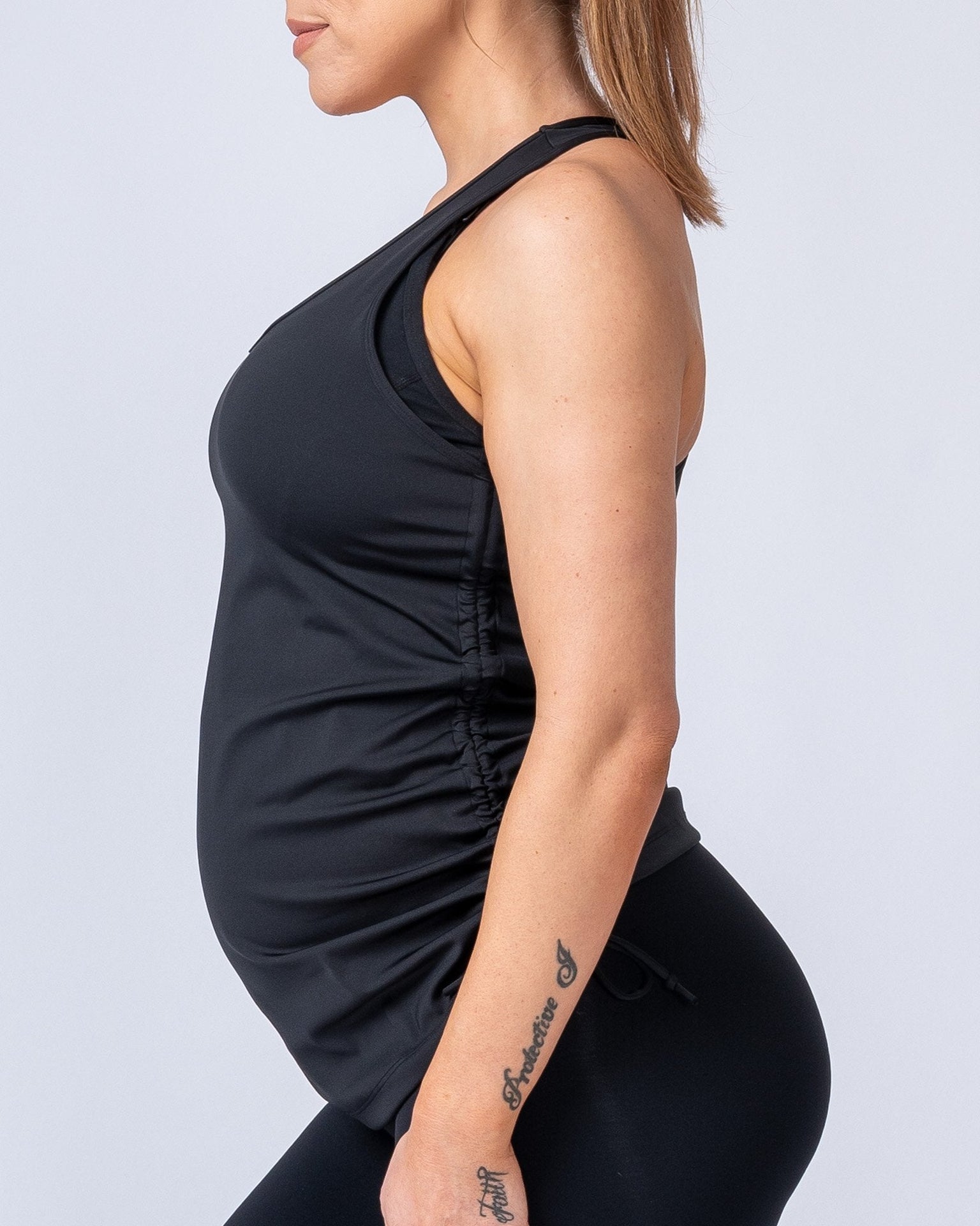 Side Ruched Scoop Neck Maternity Tank Top - Black, Size: Medium