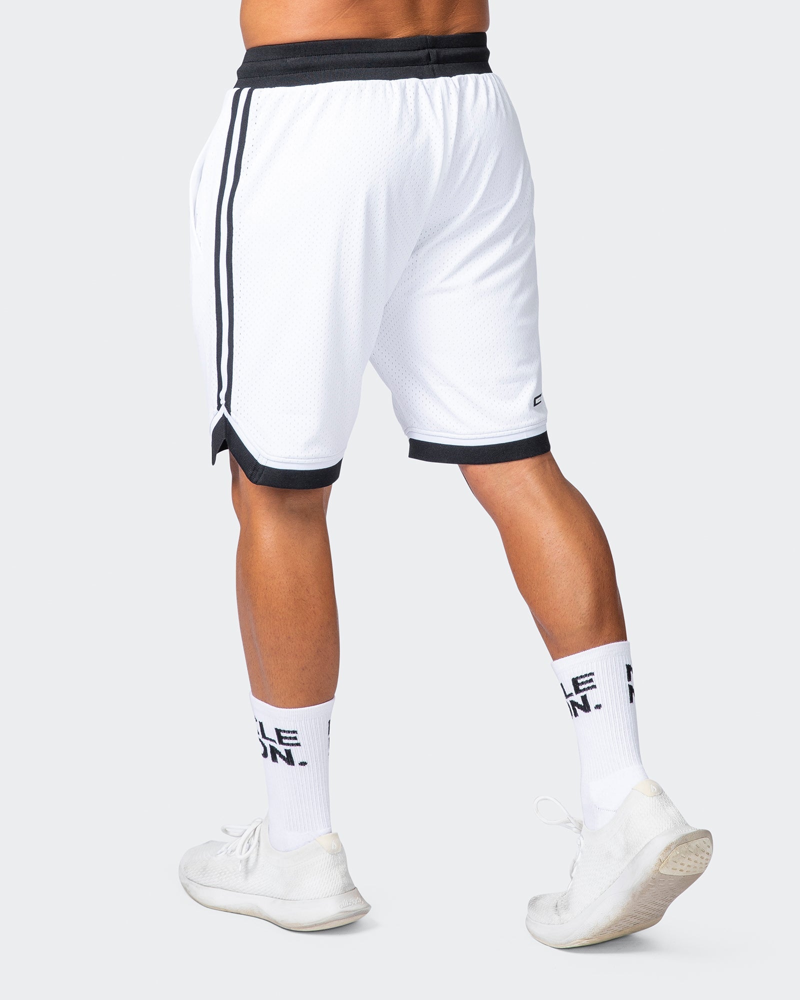 White basketball hot sale shorts mens