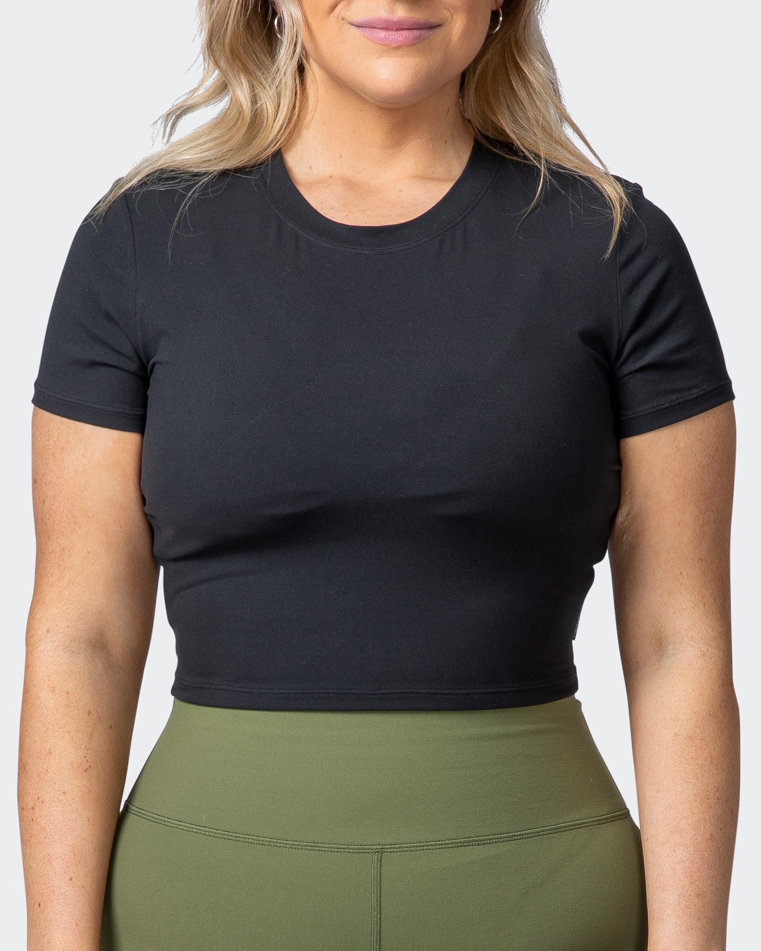 MN Everyday Cropped Tee - Black