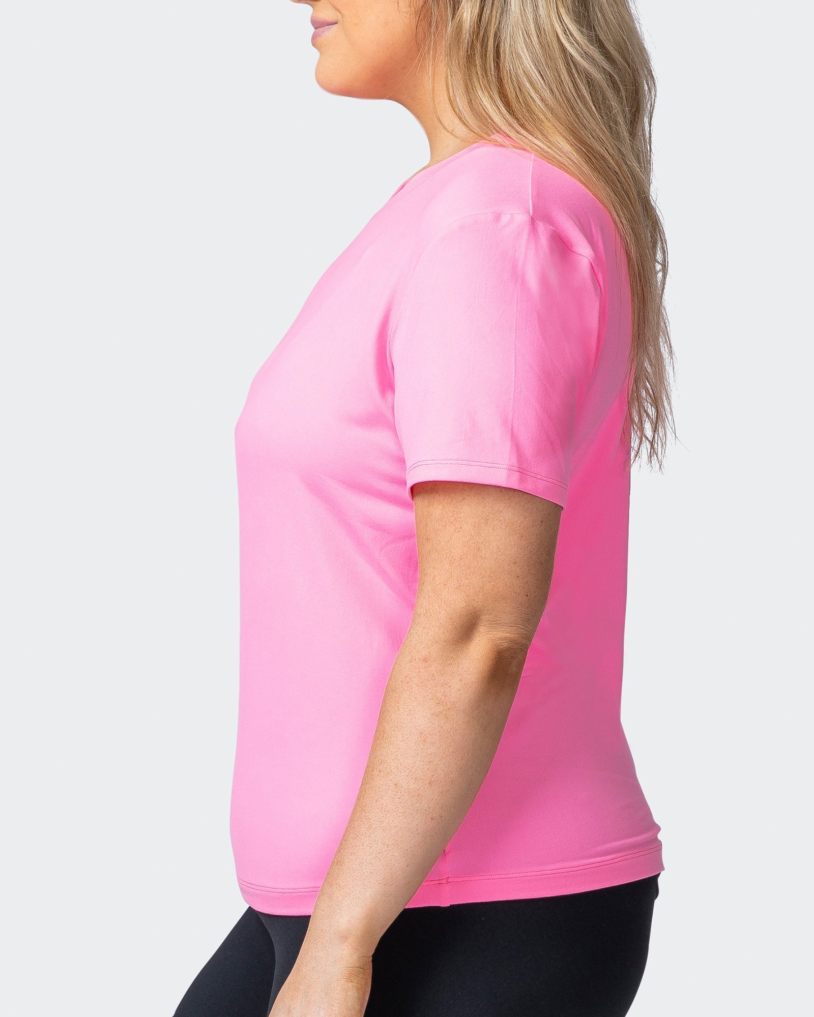 MN Everyday Tee - Shocking Pink